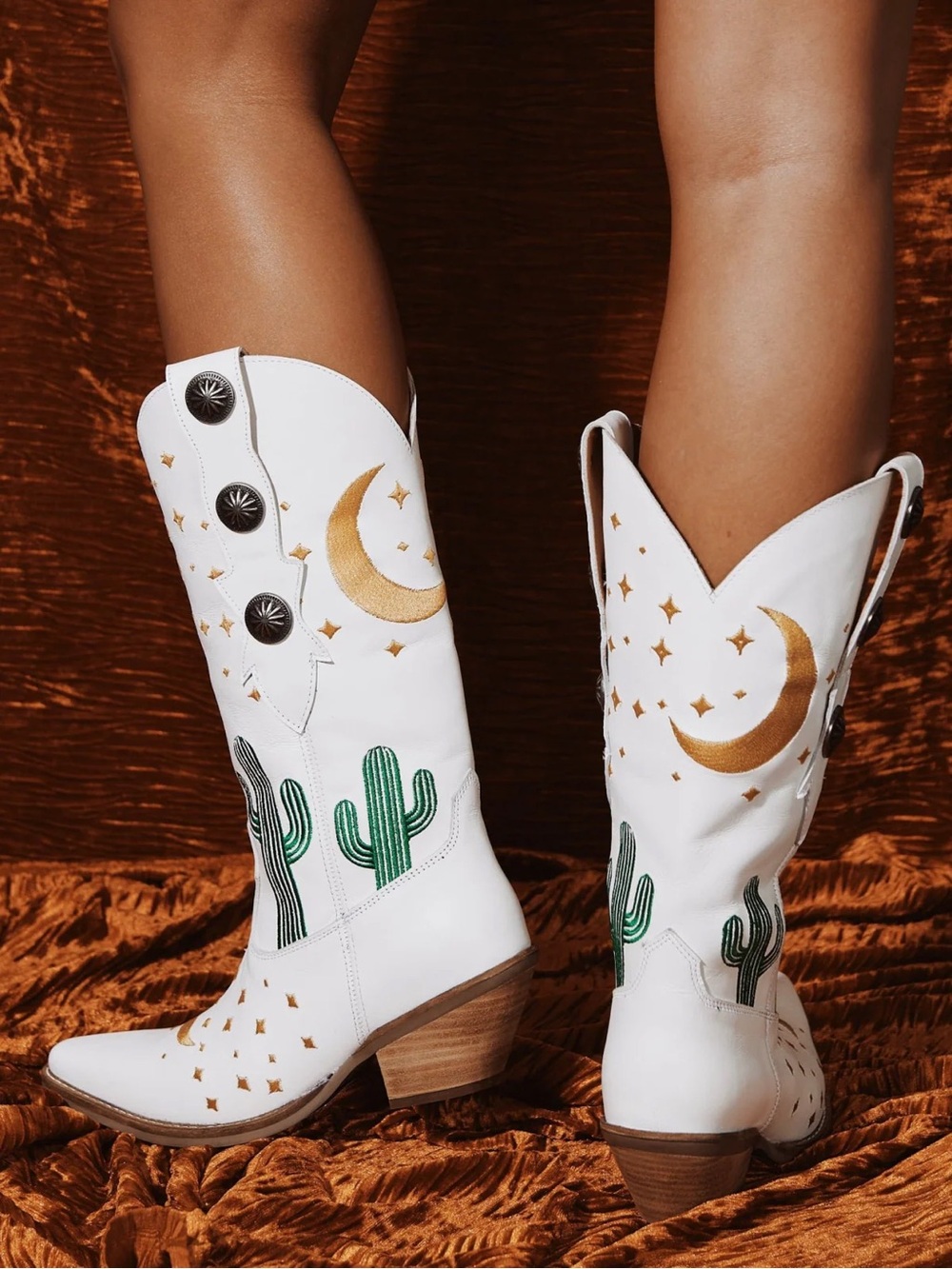 Dingo - Pachita Western Boots - Picture 2 of 14